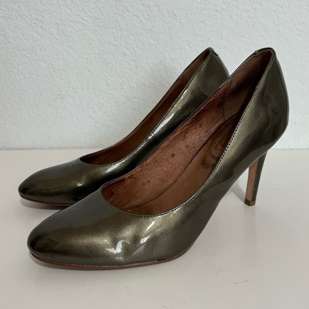 Corso Como Genuine Patent Leather Metallic Pewter Pumps Heels Size 9 - Picture 2 of 14
